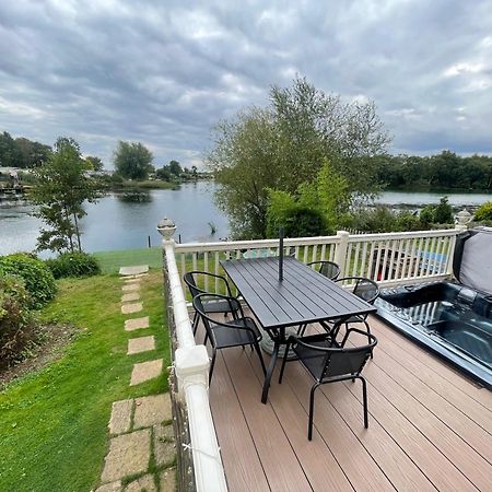 Lakeside Retreat 3 With Hot Tub, Private Fishing Peg Situated At Tattershall Lakes Country Park Dış mekan fotoğraf